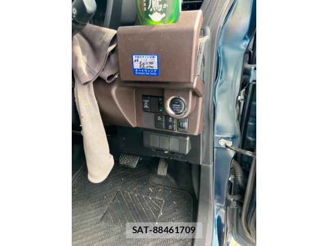 Toyota ROOMY 2017-09 8372131-11