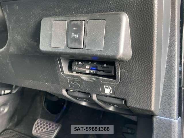 Toyota ROOMY 2022-09 8372130-6