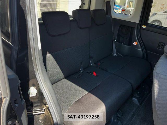Toyota ROOMY 2017-11 8527095-9