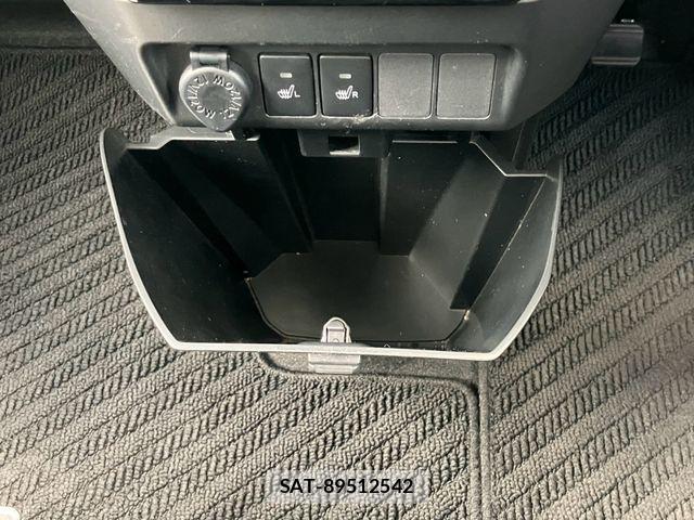 Toyota ROOMY 2018-02 8527103-26