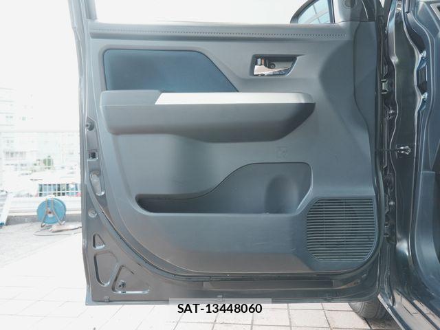 Toyota ROOMY 2023-08 8527082-17