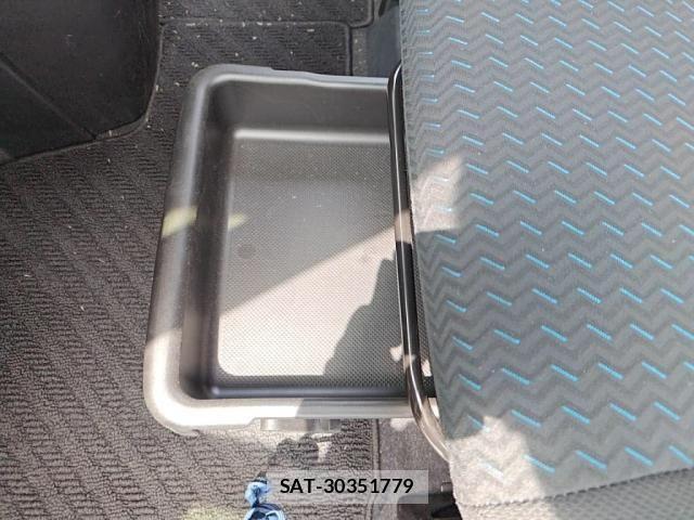 Toyota ROOMY 2022-01 8563404-22