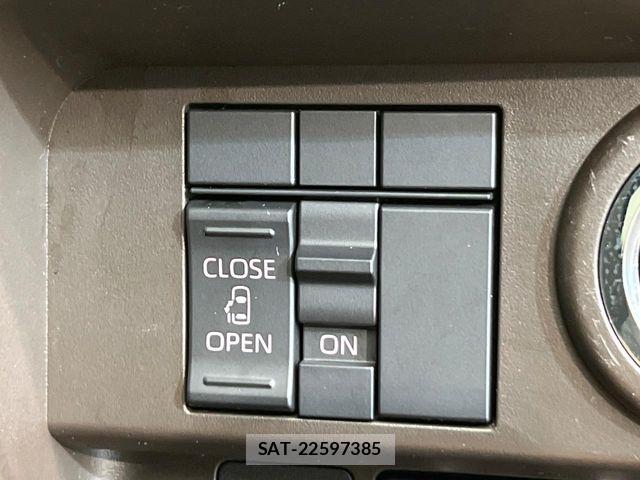 Toyota ROOMY 2022-05 8563413-3