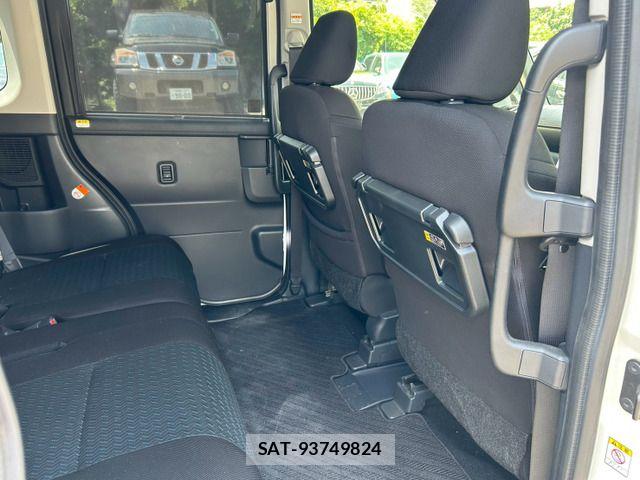Toyota ROOMY 2021-12 8563412-14