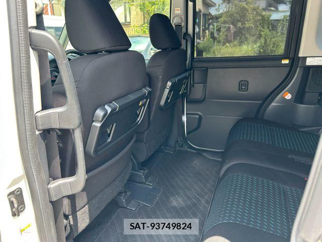 Toyota ROOMY 2021-12 8563412-17