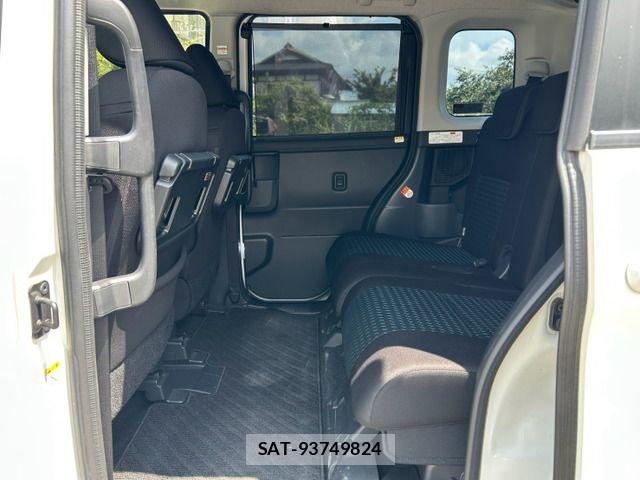 Toyota ROOMY 2021-12 8563412-18