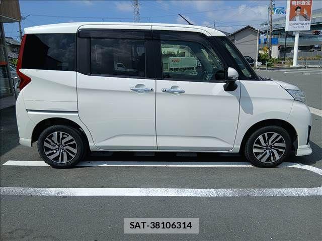 Toyota ROOMY 2018-06 8563414-15