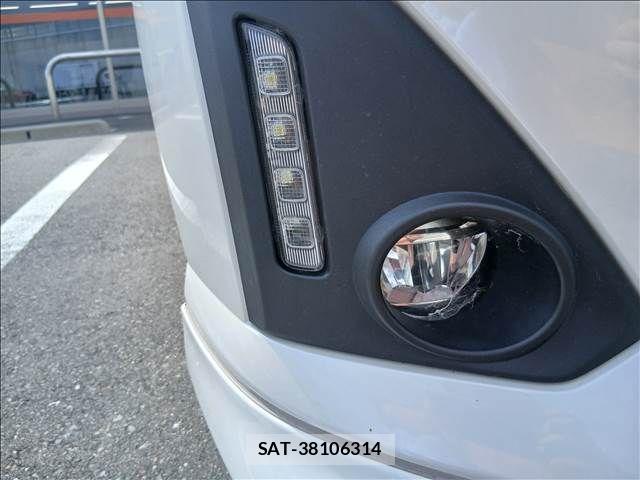 Toyota ROOMY 2018-06 8563414-23