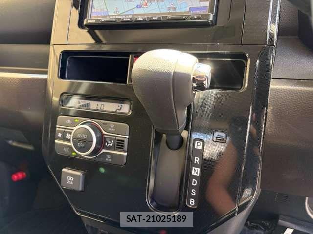 Toyota ROOMY 2021-08 8628694-9