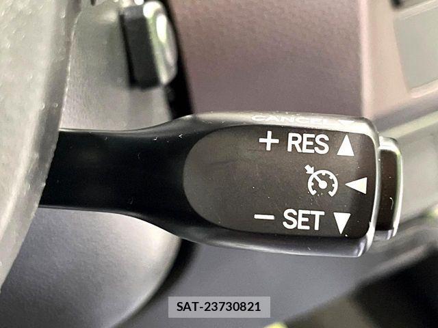 Toyota ROOMY 2017-08 8628704-6