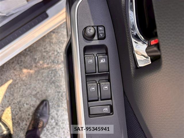 Toyota ROOMY 2026-05 8628671-18