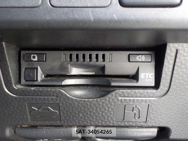 Toyota ROOMY 2017-07 8628702-13