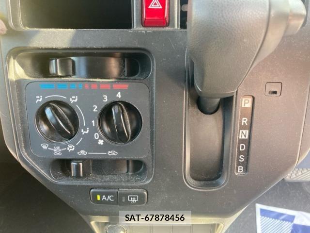 Toyota ROOMY 2022-04 8661321-17
