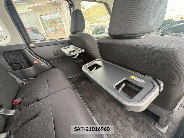 Toyota ROOMY 2018-07 8661319-18