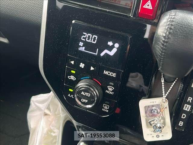 Toyota ROOMY 2017-08 8666839-11