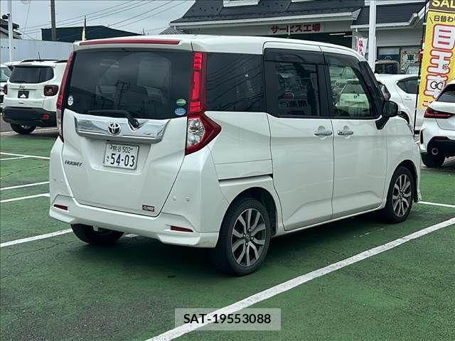 Toyota ROOMY 2017-08 8666839-1