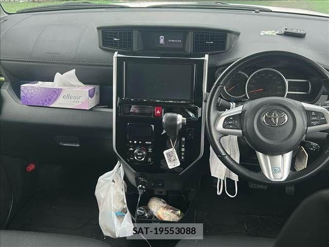 Toyota ROOMY 2017-08 8666839-3