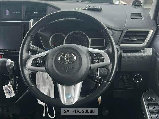 Toyota ROOMY 2017-08 8666839-4