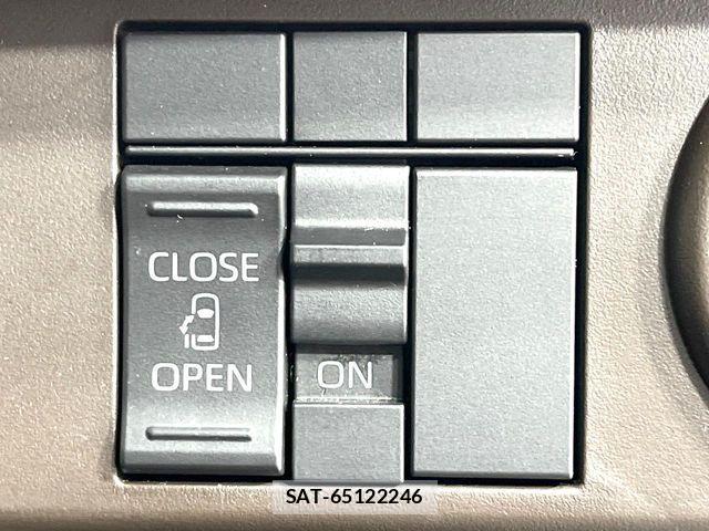 Toyota ROOMY 2021-01 8686458-3
