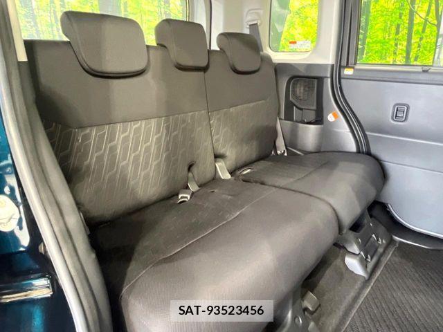 Toyota ROOMY 2019-07 8686457-8
