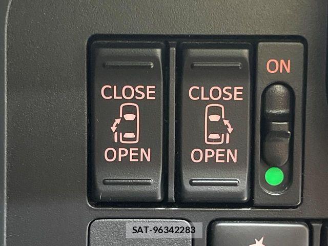 Toyota ROOMY 2017-10 8745590-5