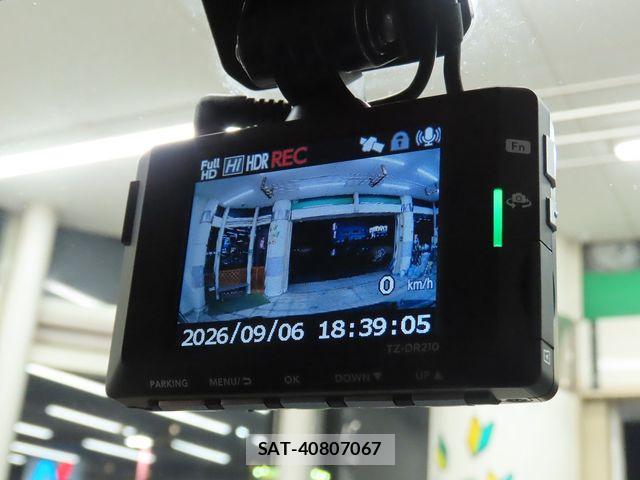 Toyota ROOMY 2018-06 8781870-17