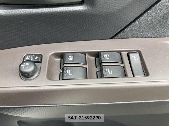 Toyota ROOMY 2022-08 8831370-21