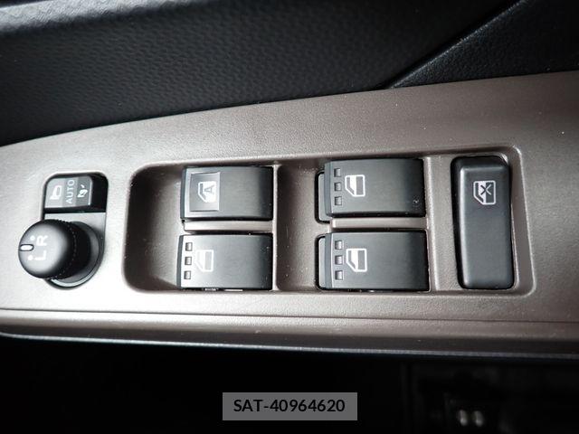 Toyota ROOMY 2022-07 8831364-7