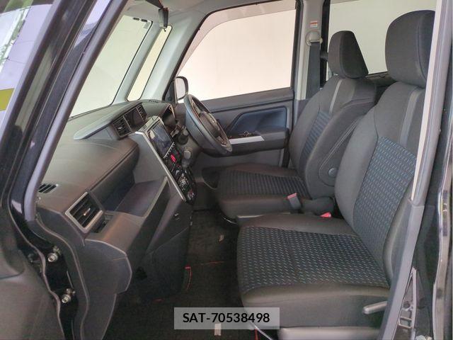 Toyota ROOMY 2021-08 8831361-3