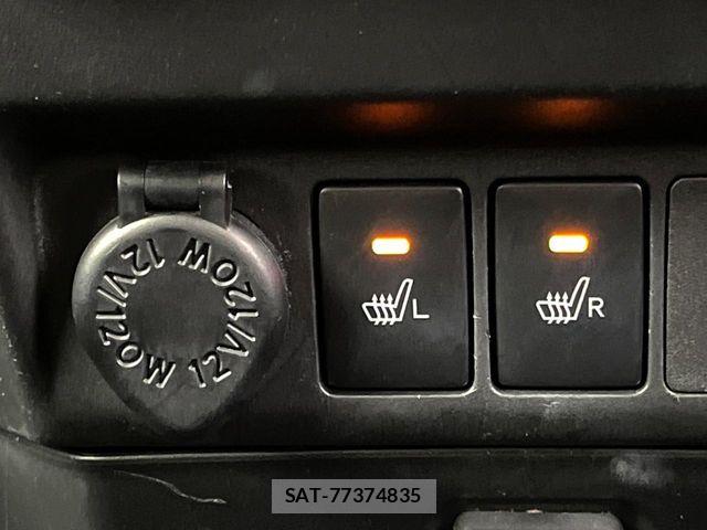 Toyota ROOMY 2023-09 8831357-5