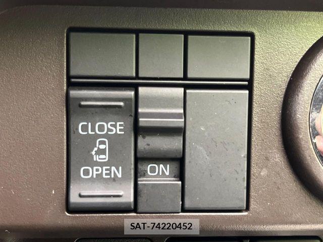 Toyota ROOMY 2022-07 8831368-2