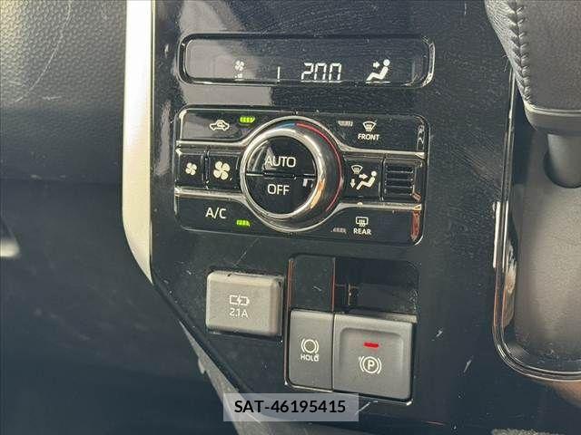 Toyota ROOMY 2022-03 8881902-3