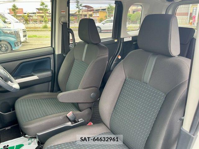 Toyota ROOMY 2023-09 8881891-7
