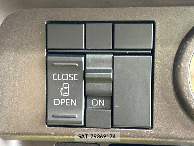Toyota ROOMY 2021-09 8881906-3