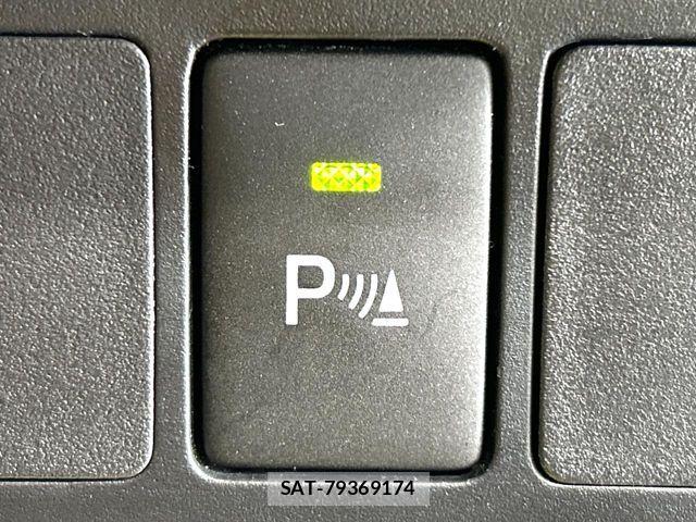 Toyota ROOMY 2021-09 8881906-5