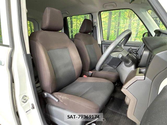 Toyota ROOMY 2021-09 8881906-7