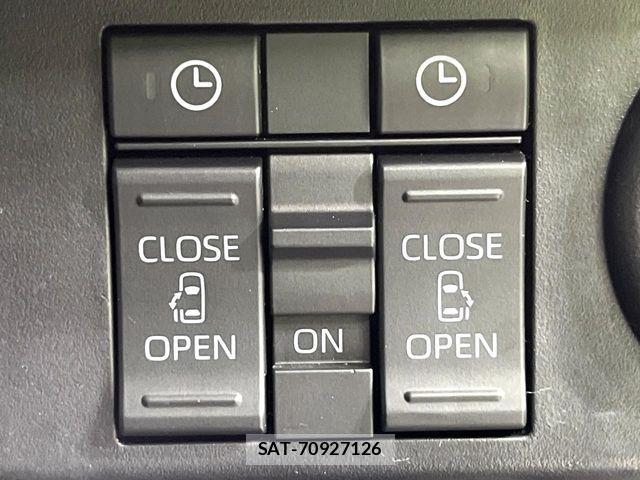 Toyota ROOMY 2021-10 8881895-5