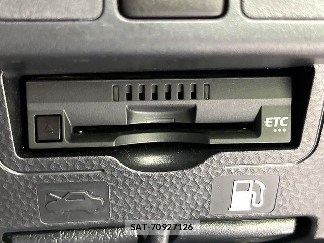 Toyota ROOMY 2021-10 8881895-6