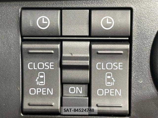 Toyota ROOMY 2023-10 8881892-4