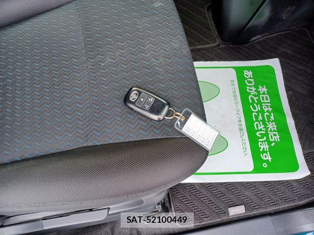 Toyota ROOMY 2021-06 8881889-27