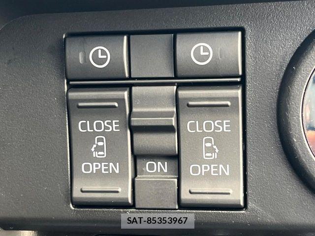 Toyota ROOMY 2022-04 8881887-5