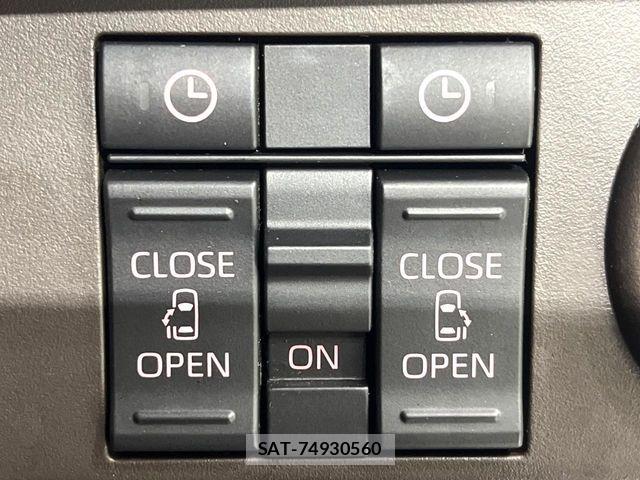 Toyota ROOMY 2021-10 8881897-2
