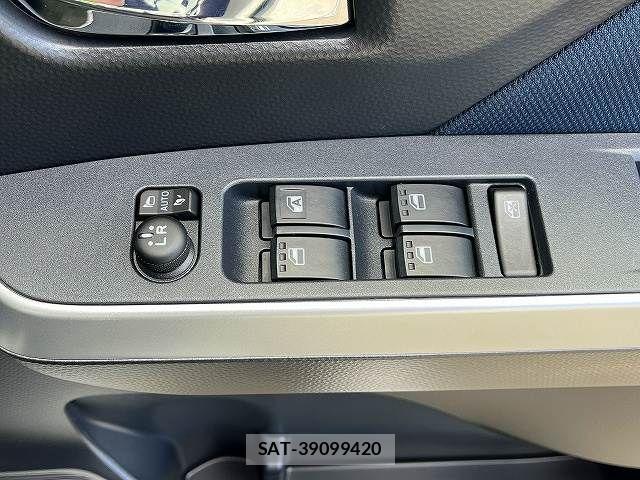Toyota ROOMY 2021-10 8884263-21