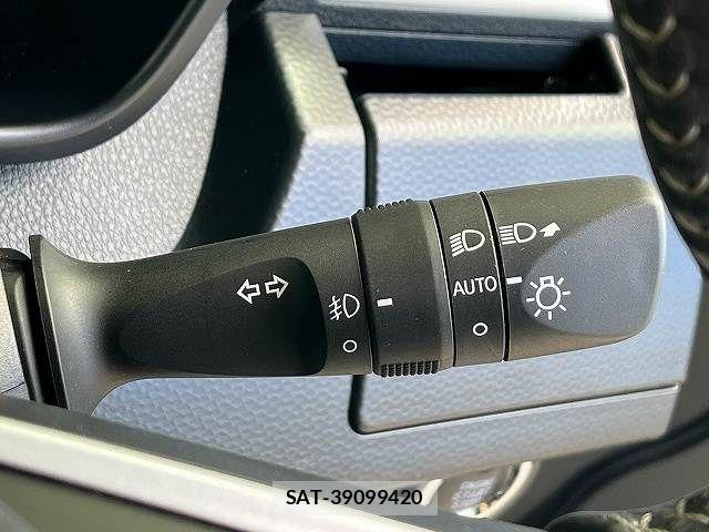 Toyota ROOMY 2021-10 8884263-29