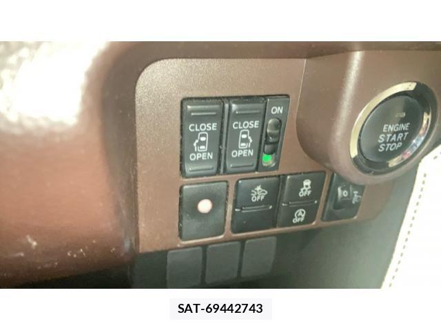 Toyota ROOMY 2018-03 8884270-17