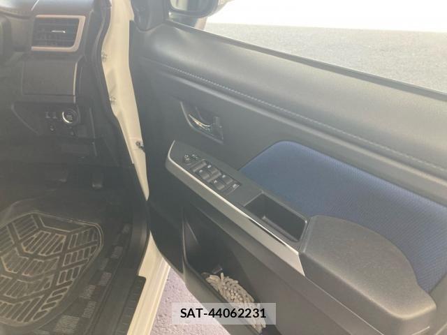 Toyota ROOMY 2018-02 6912142-11