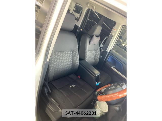 Toyota ROOMY 2018-02 6912142-13