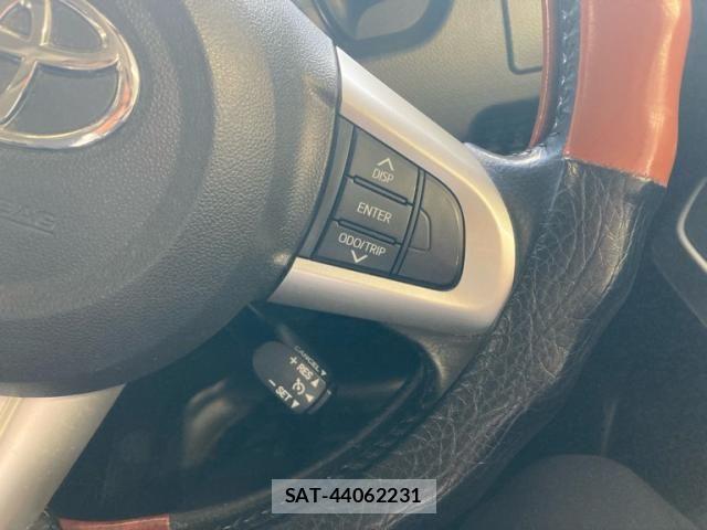Toyota ROOMY 2018-02 6912142-18