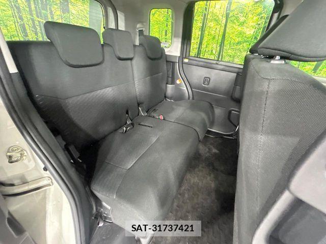 Toyota ROOMY 2020-03 7217797-9
