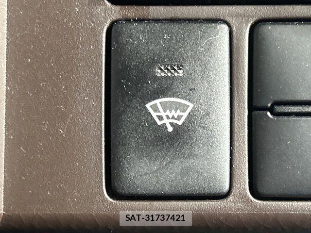 Toyota ROOMY 2020-03 7217797-4